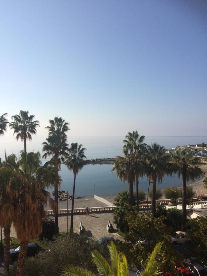 B&B Note Di Mare อิมเปรีอา ภายนอก รูปภาพ